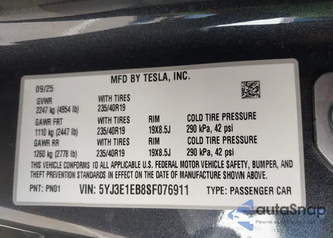 2025 Tesla Model 3 Long Range All-Wheel Drive z USA, uszkodzony, nr VIN 5YJ3E1EB8SF076911